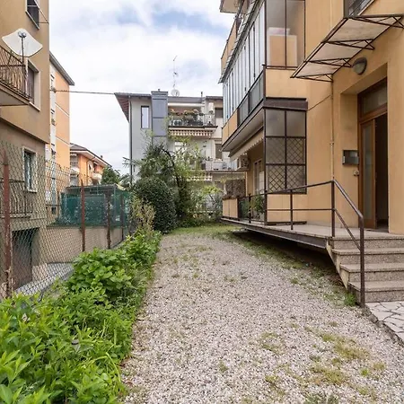 Charme In Center Апартаменты